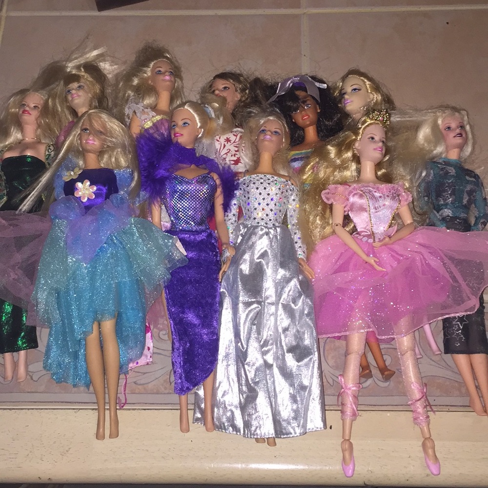 Used Barbie doll bundle